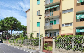 3 Bedroom Amazing Apartment In Viareggio
